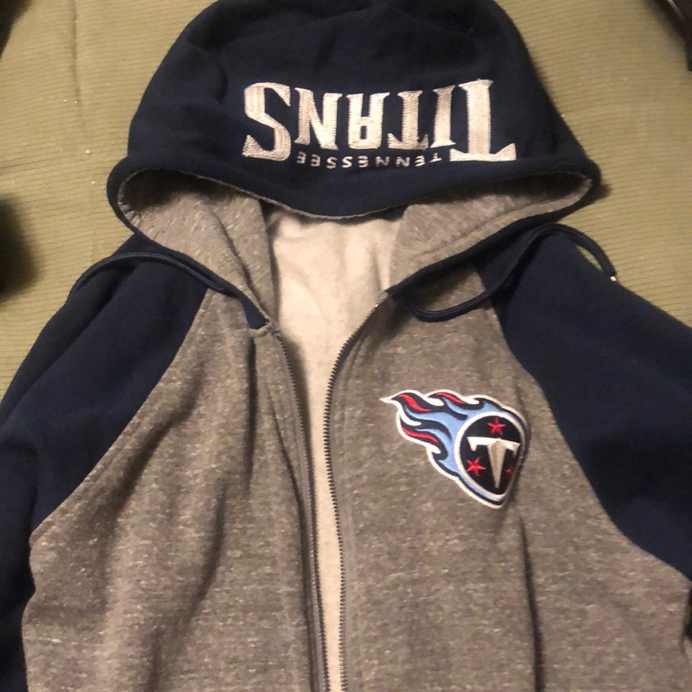 Tennessee Titans NFL team apparel hoodie. Medium. Blue and gray